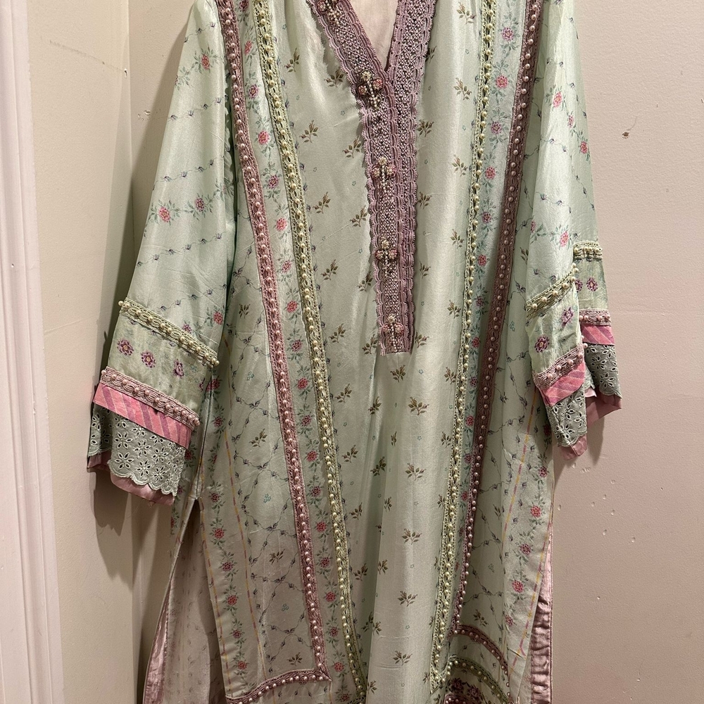 Farah Talib Aziz Digital Silk 2 Piece Floral Embroidered Shirt And Dupatta